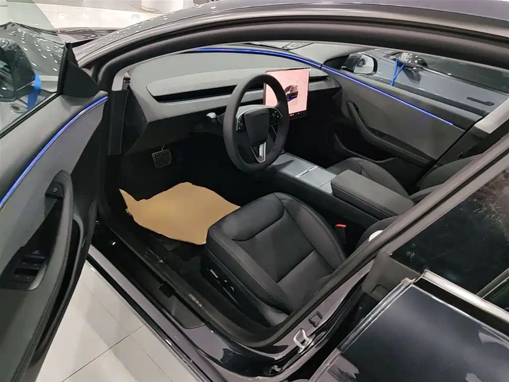 Tesla Model 3 2026 2025 Model Year Facelift Rear-Wheel Drive
