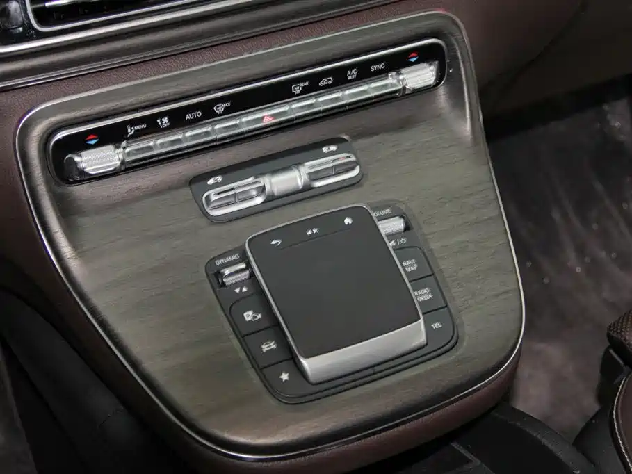 Mercedes-Benz V-Class 2024 V 300 L Long Wheelbase Luxury Edition фото 20