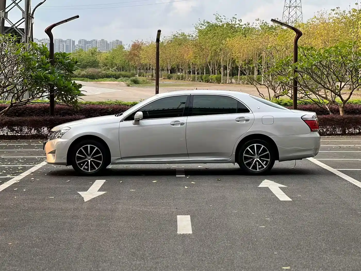 Toyota Crown 2012 2.5L Royal Leather Edition фото 5