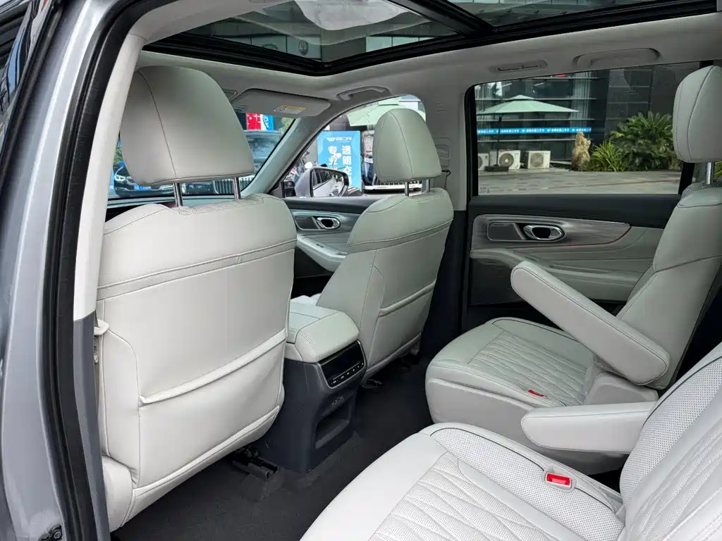 صورة 9 - GAC Trumpchi GS8