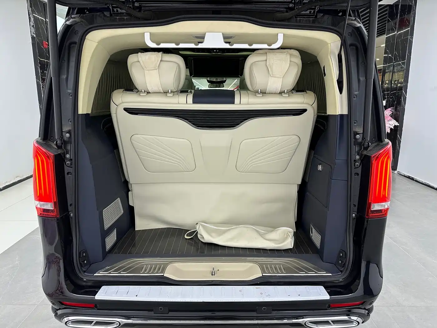 Mercedes-Benz V-Class 2026 2021 V 260 L Long Wheelbase Premium Edition