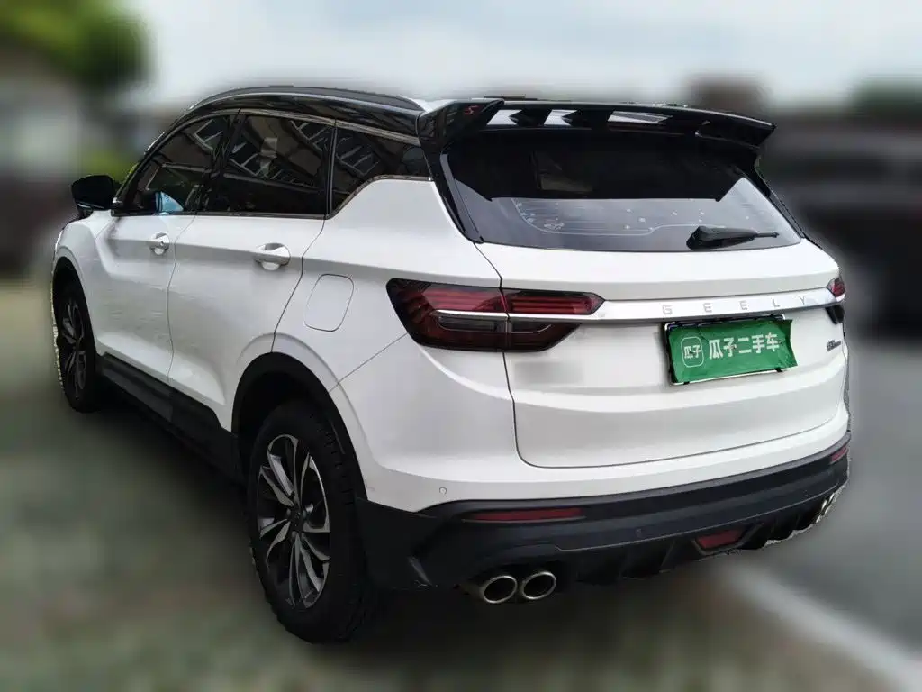 Фото 25 - Geely Binyue