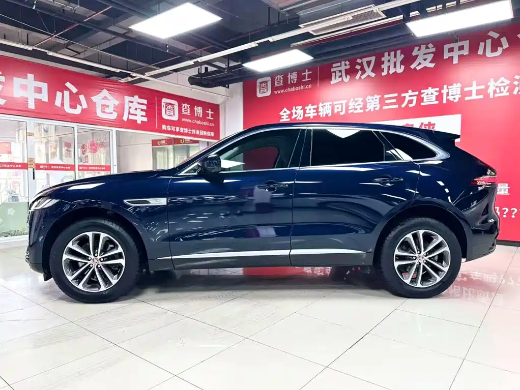 Фото 4 - Jaguar F-PACE