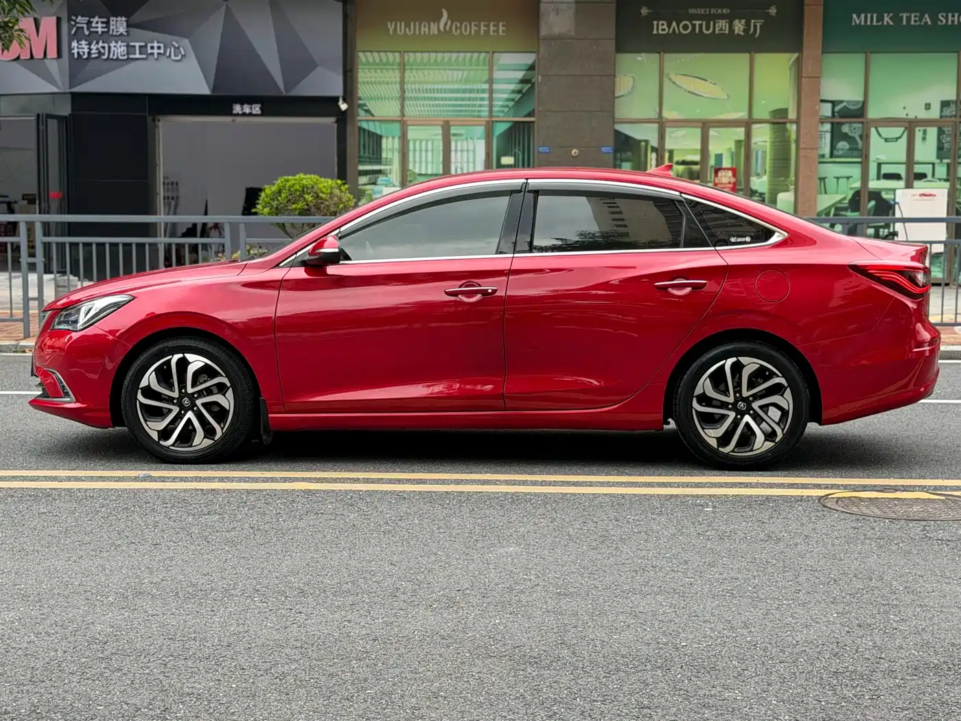 Фото 12 - Changan Eado