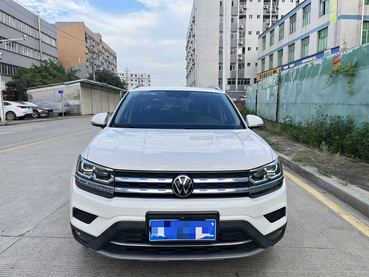 Фото 2 - Volkswagen Tharu