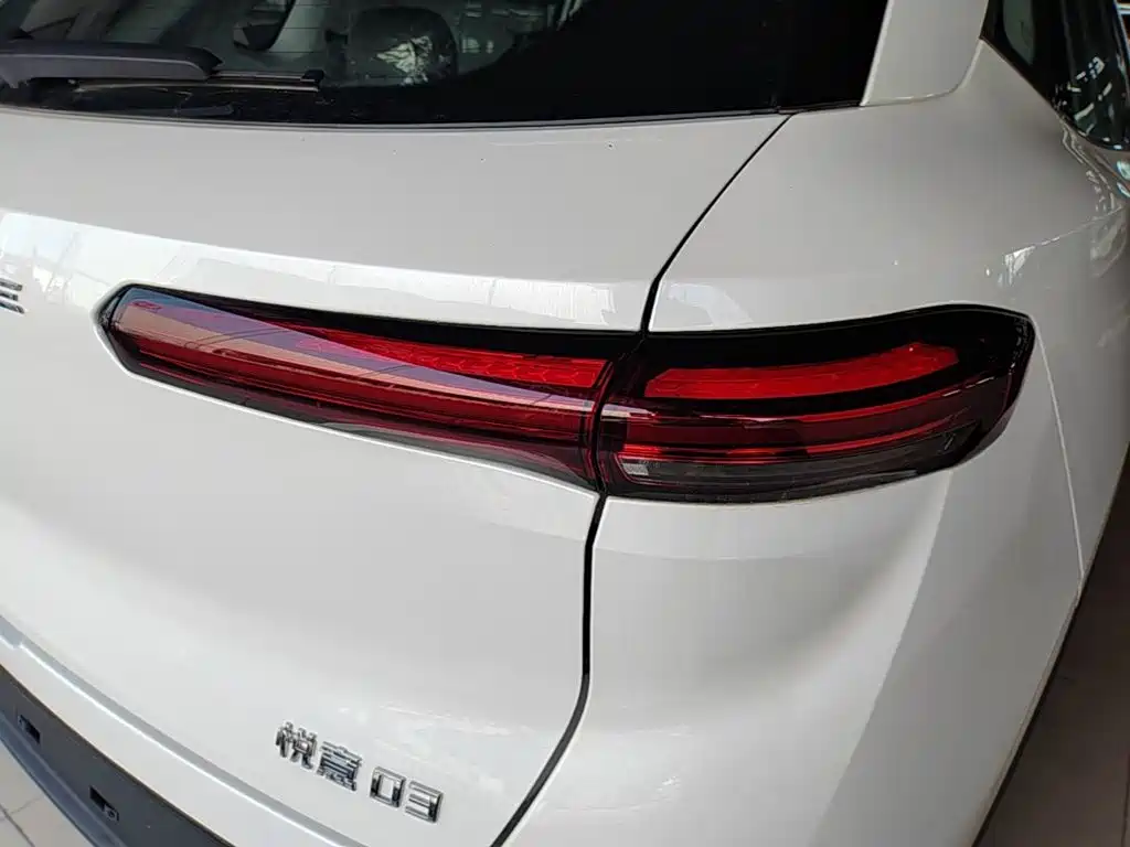 Photo 8 - Besturn Yueyi 03