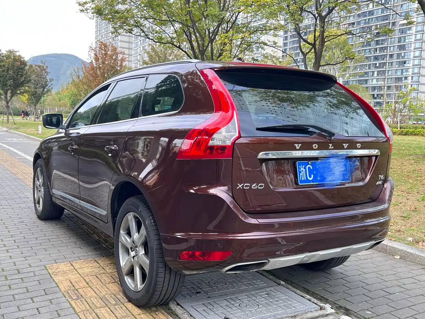 Volvo XC60 (Import) 2014 2015 T6 Momentum