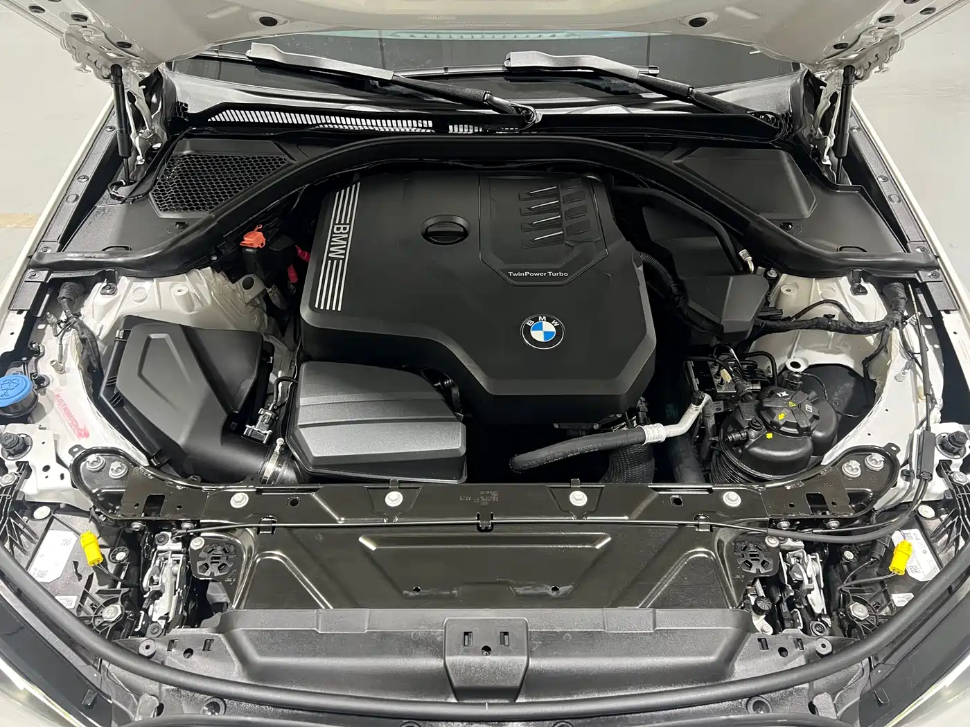BMW 3 Series 2024 325Li M Sport Package фото 11