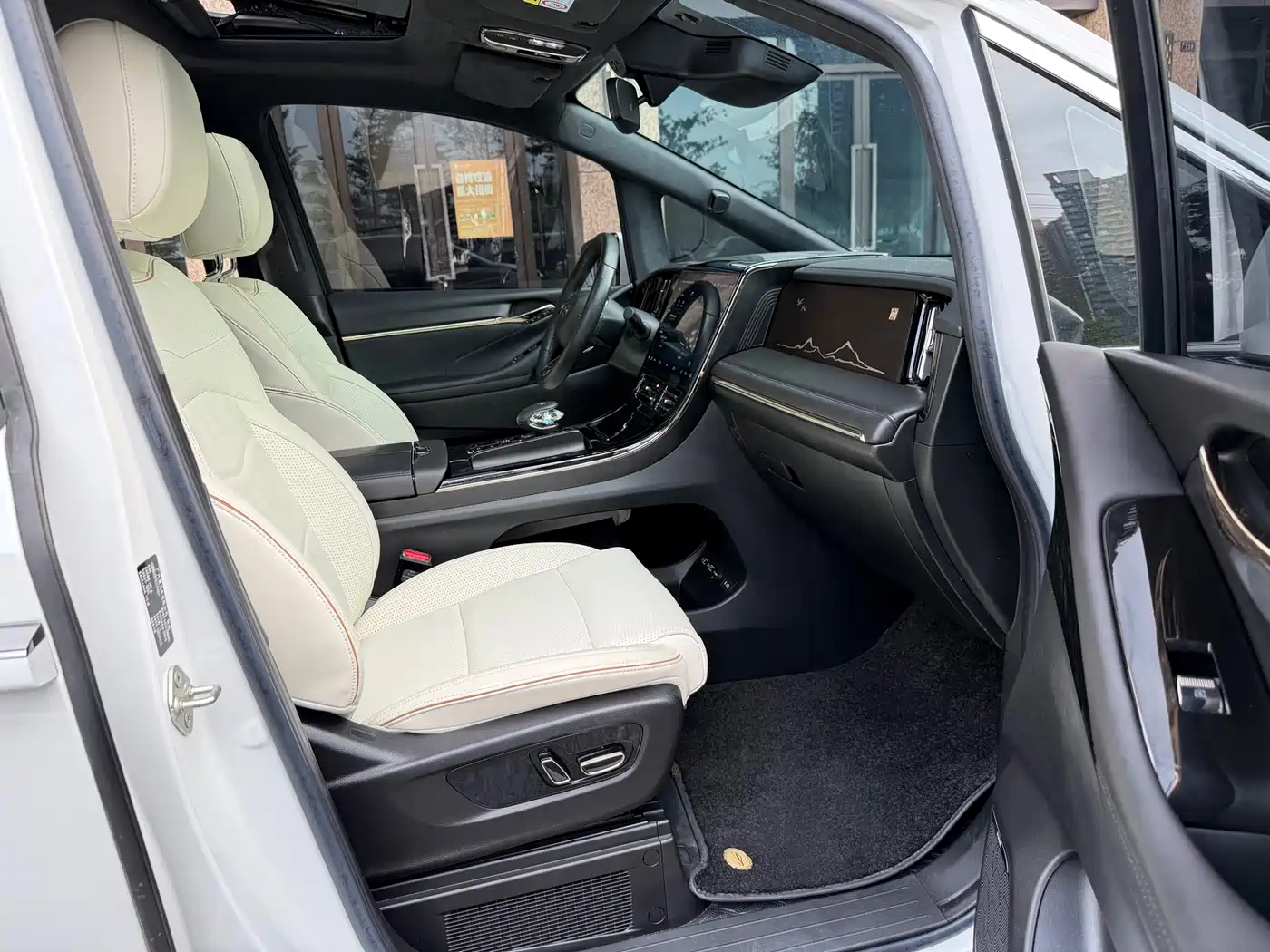 GAC Trumpchi Trumpchi M8 2023 Model Master Series 400T Flagship Edition фото 10