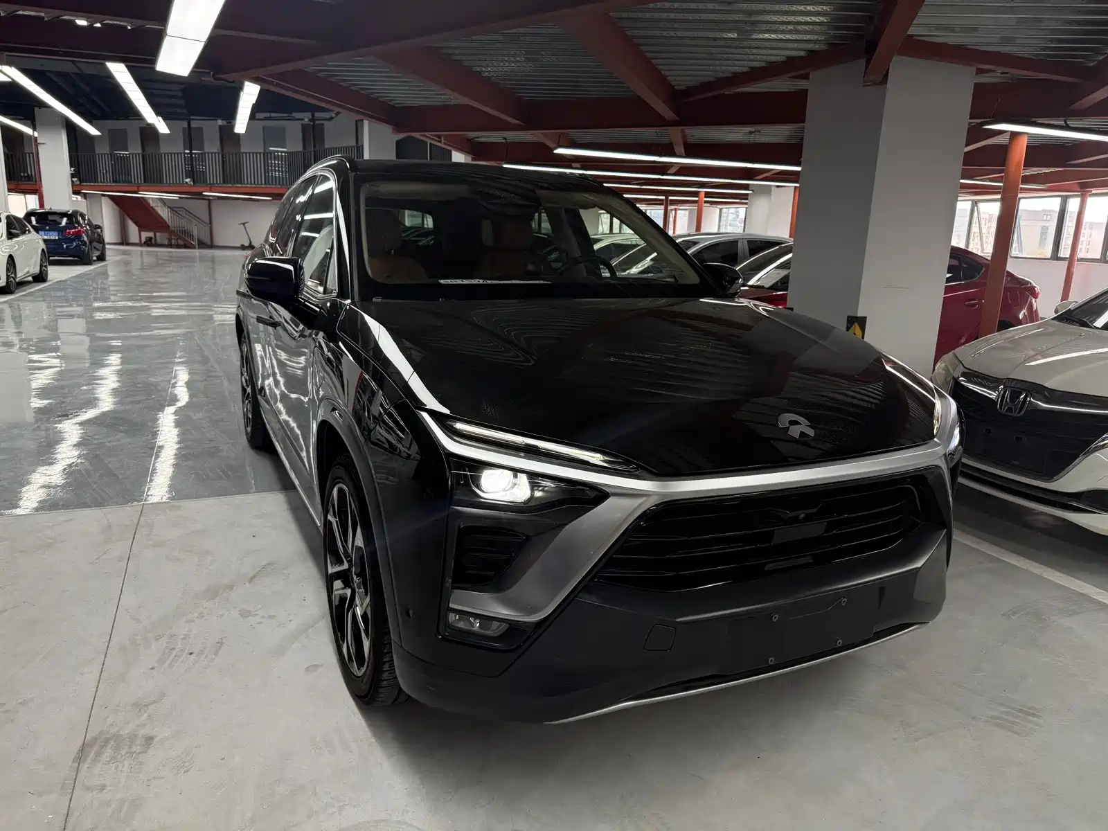 Фото 3 - NIO ES8