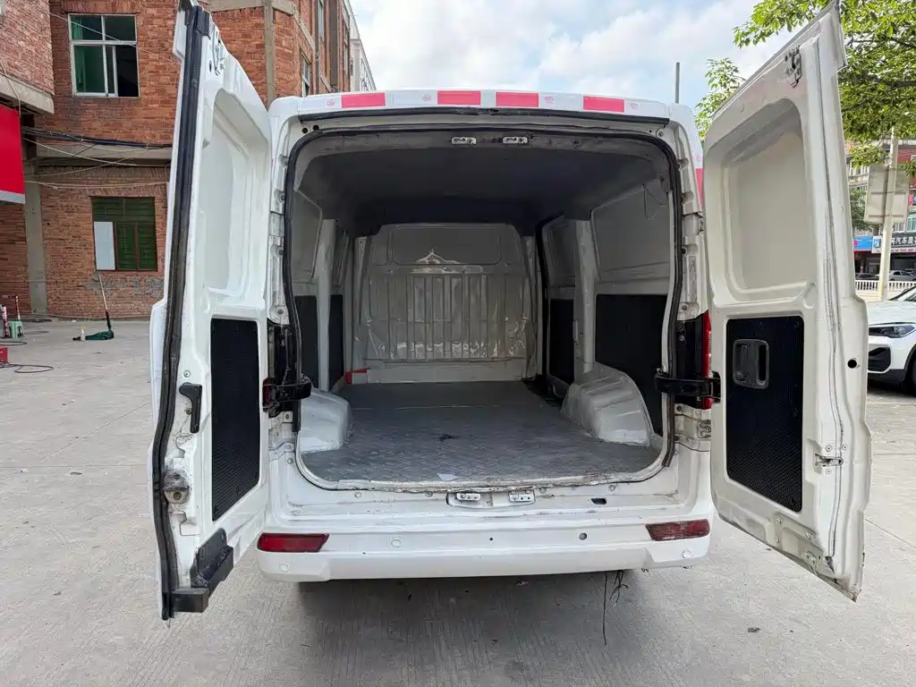 Dongfeng Yufeng Yufeng EM26 2022 2023 Standard Edition 41.472kWh Henan Lithium