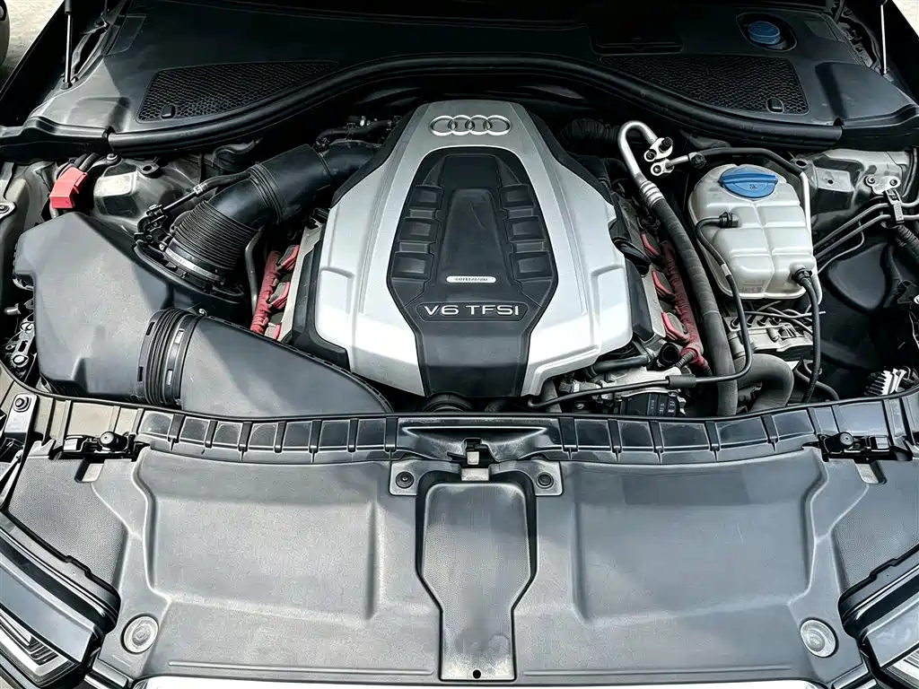 Фото 16 - Audi A6L