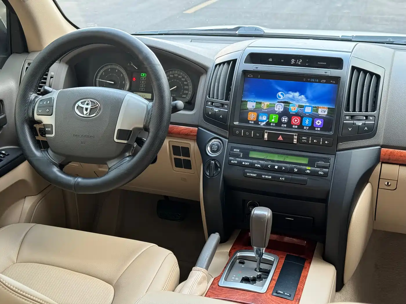 Toyota Land Cruiser (Import) 2015 4.0L V6 Middle East Limited Edition фото 13