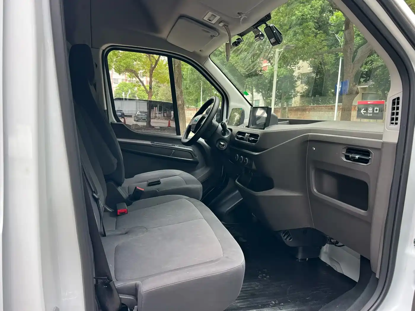 Jiangling E-Fushun 2026 2025 Model Bright Window Version 77kwh Medium Wheelbase Medium Roof