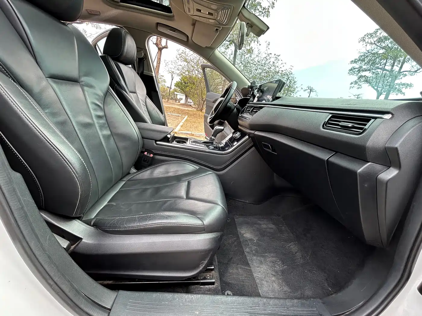 Hongqi H5 2020 1.8T Automatic Smart Connection Qi Smooth Edition фото 6