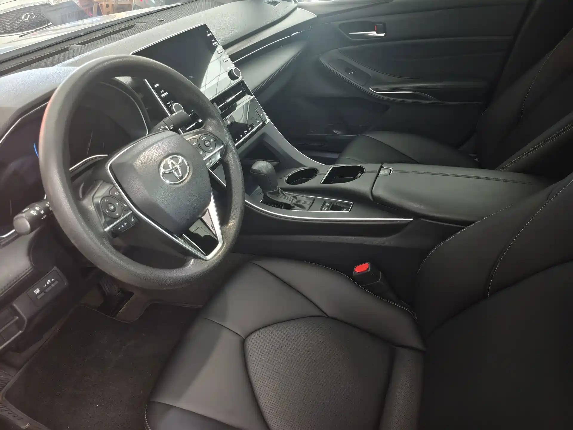 Фото 16 - Toyota Avalon