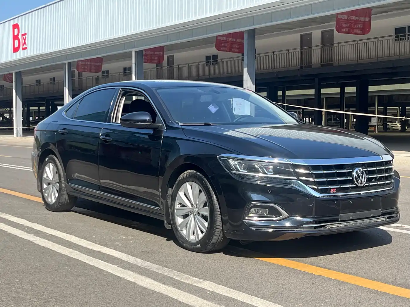 Volkswagen Passat 2019 330TSI Elite Version China VI фото 3