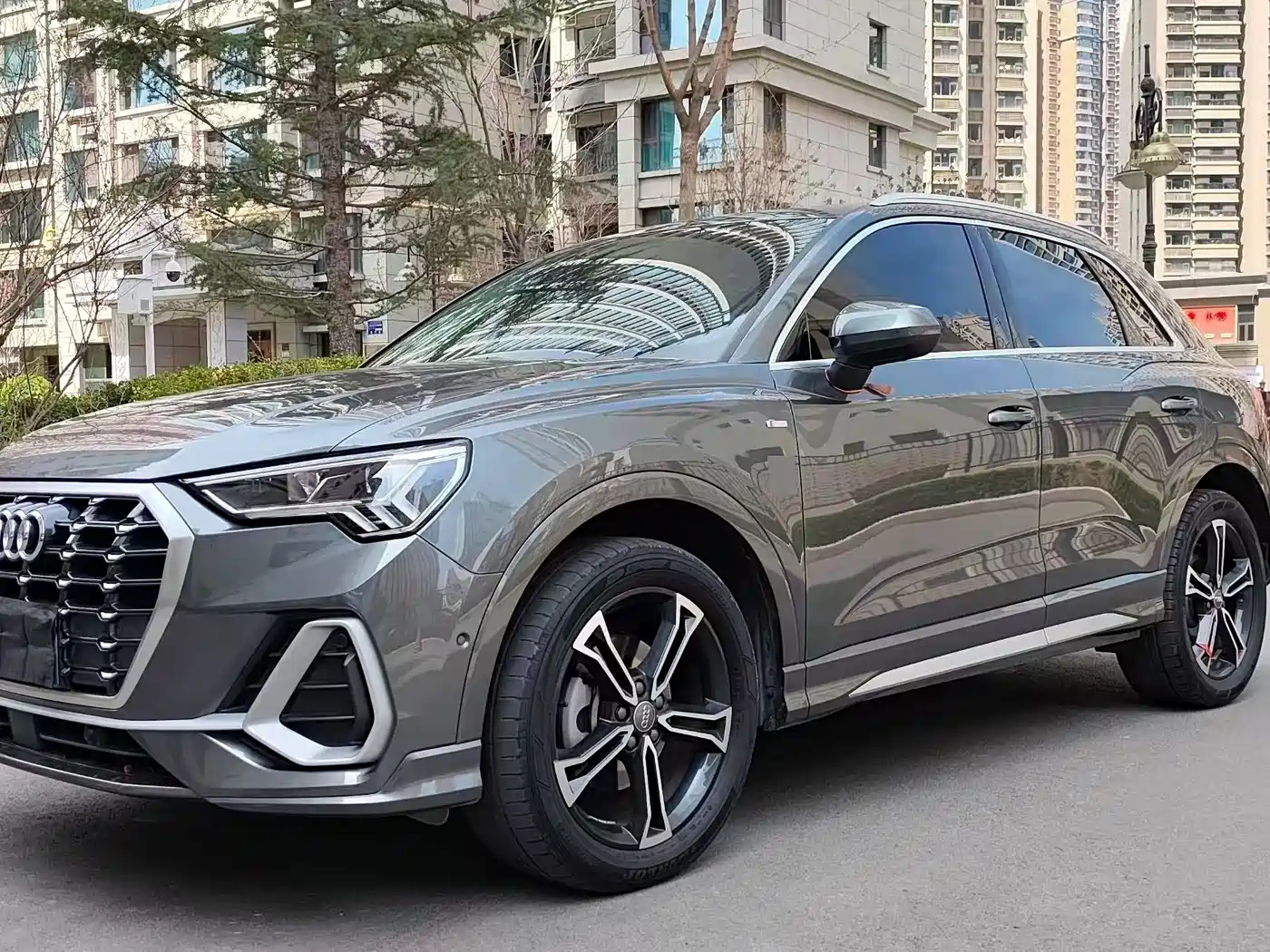 AUDI Q3