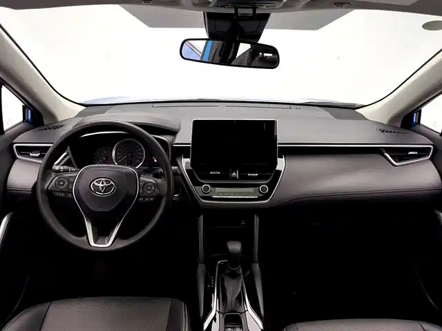 Toyota Frontlander 2022 2.0L CVT Luxury PLUS Edition фото 11