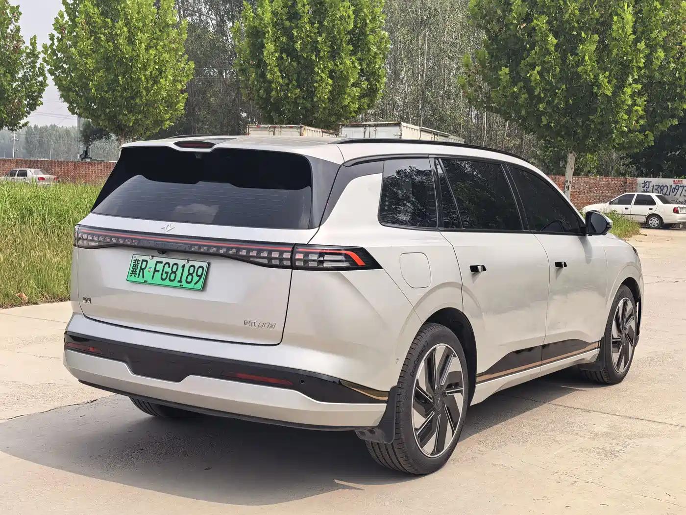 Dongfeng Yipai eπ008 2025 2025 210Ultra Extended Range 6-Seater