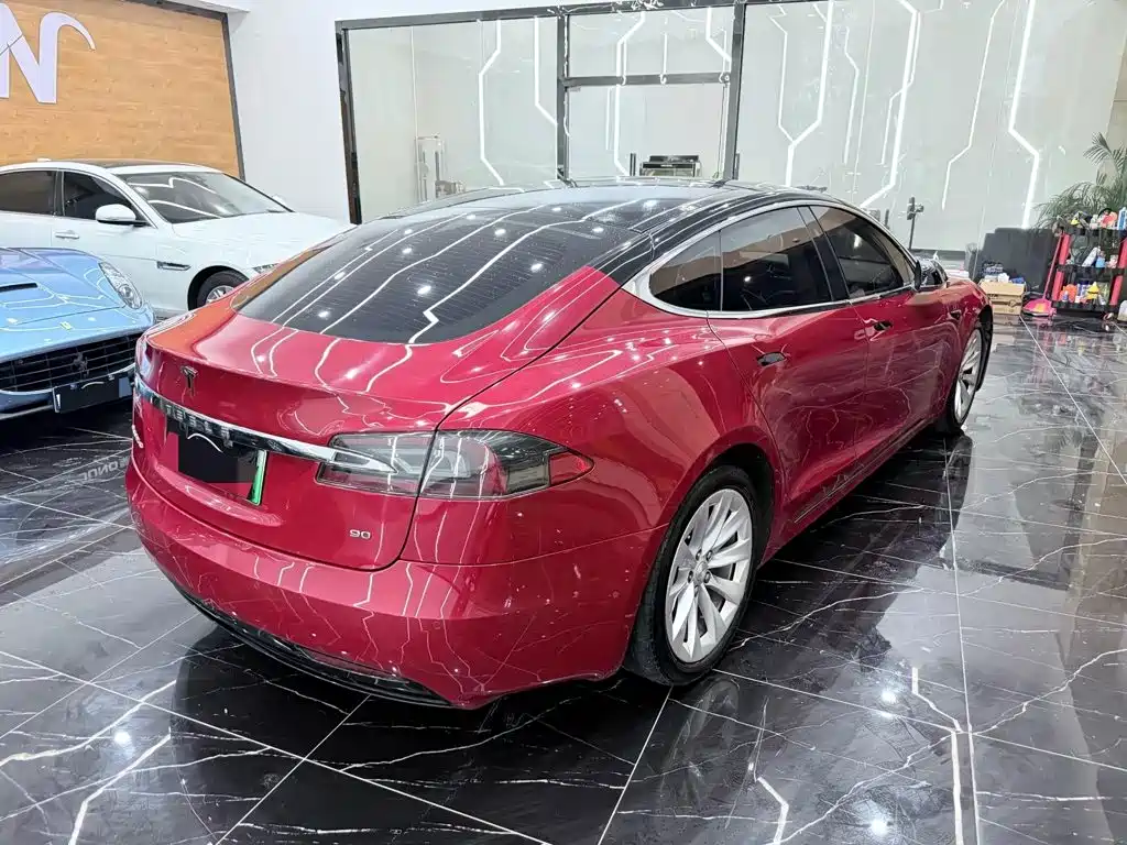 Фото 4 - Tesla Model S