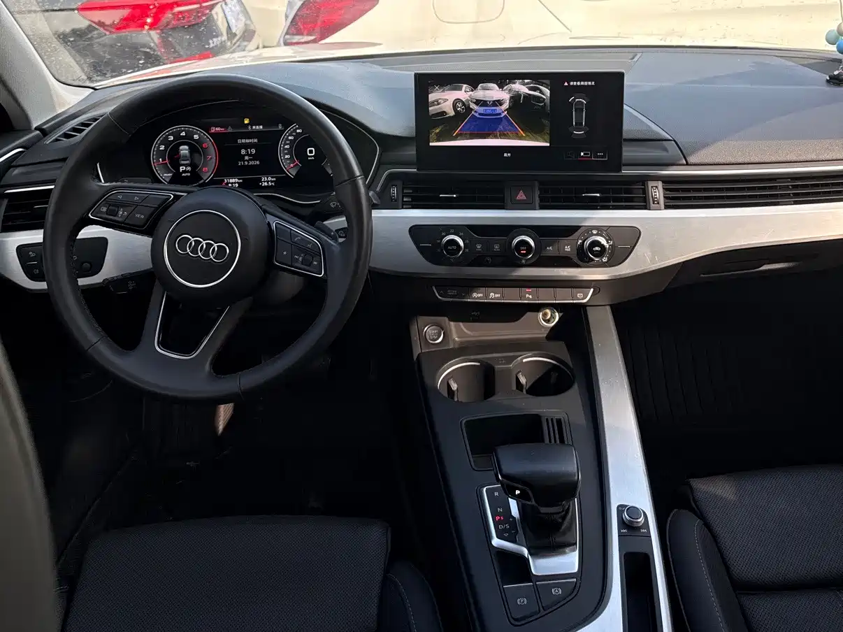 Фото 6 - Audi A4L