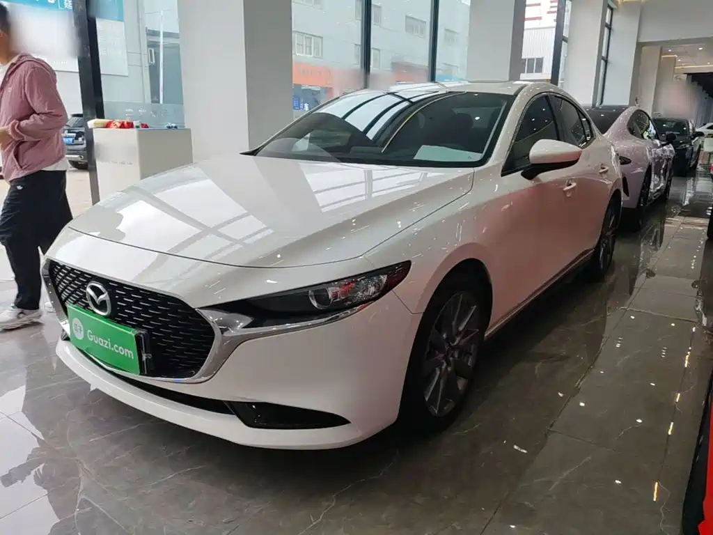 صورة 2 - Mazda Mazda 3
