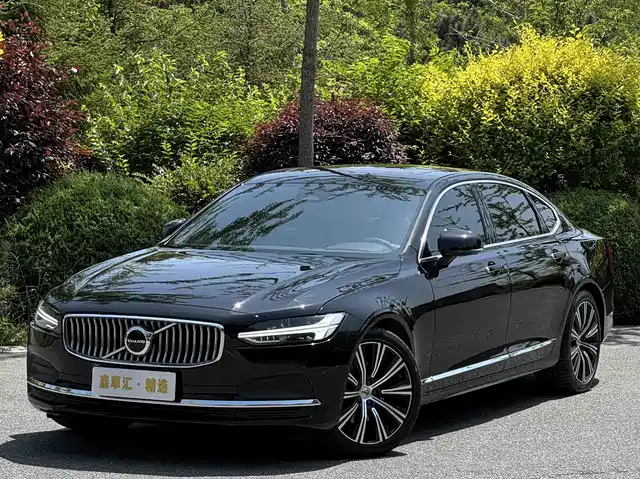 Volvo S90 2023 B5 Intelligent Vision Luxury Edition