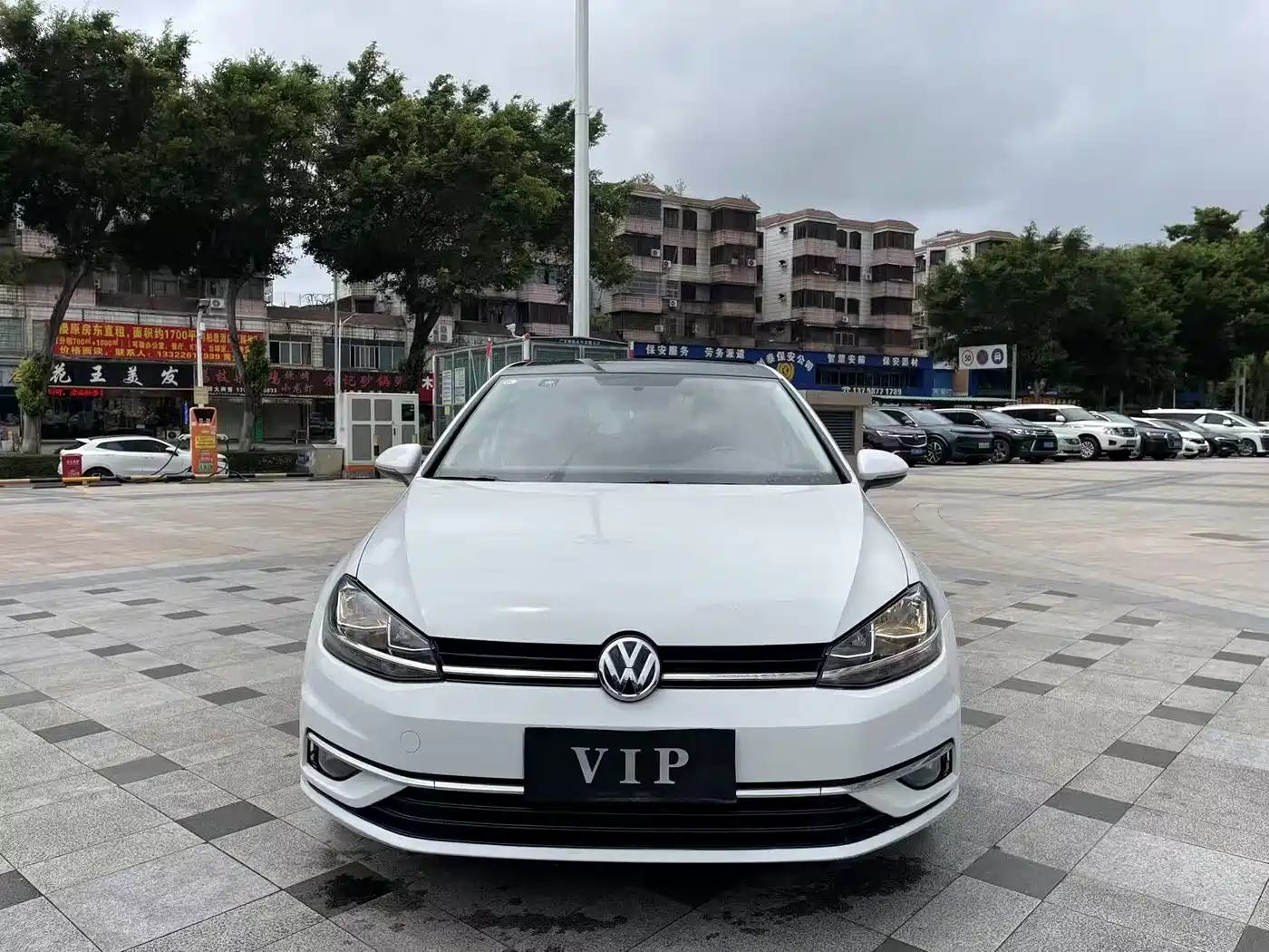 Фото 2 - Volkswagen Golf