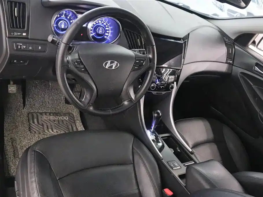 Hyundai Sonata 2013 2.4L Automatic Luxury Edition (China IV) фото 10
