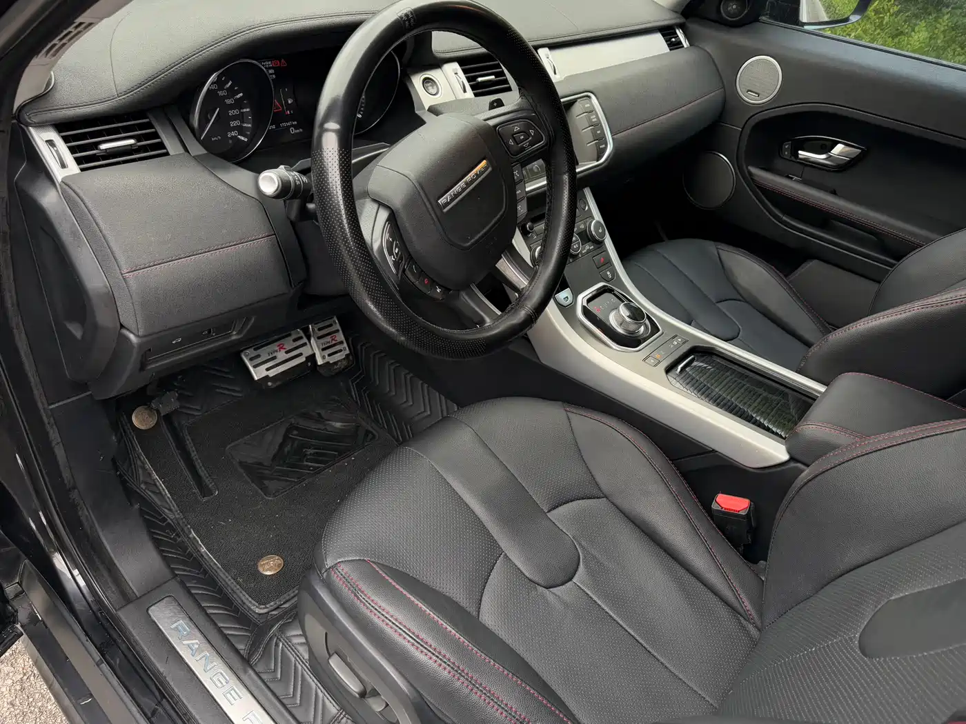 Land Rover Range Rover Evoque (Import) 2013 2.0T 5-door Premium Edition фото 10