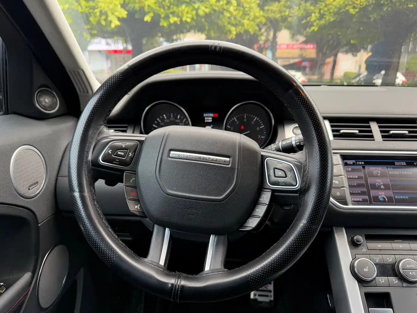 Land Rover Range Rover Evoque (Import) 2013 2.0T 5-door Premium Edition фото 17