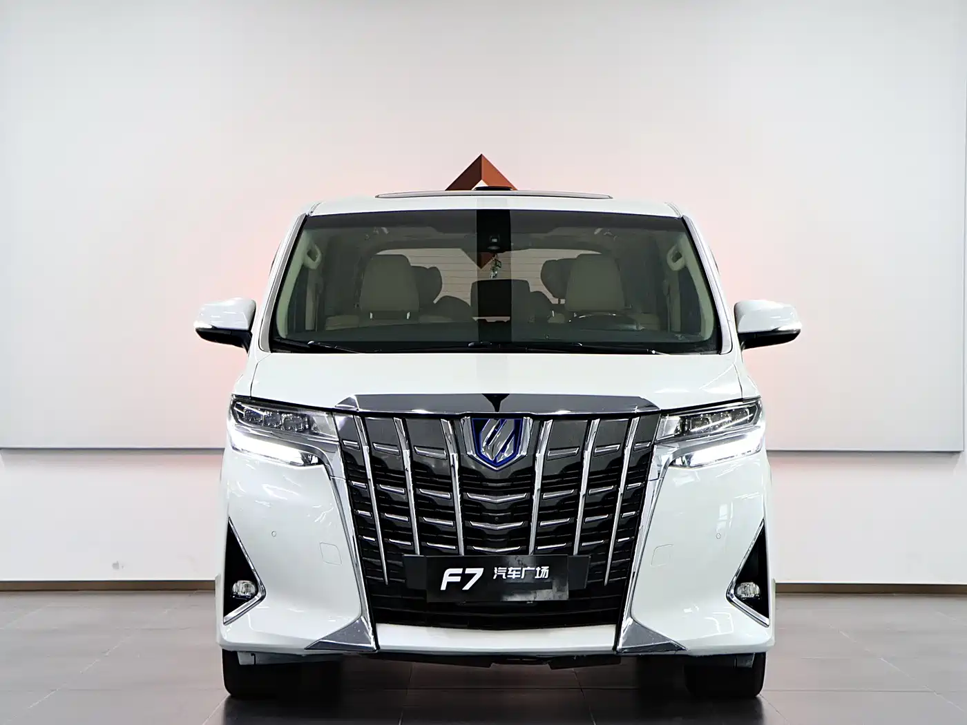 Toyota Alphard 2015 3.5L Premium Edition фото 2