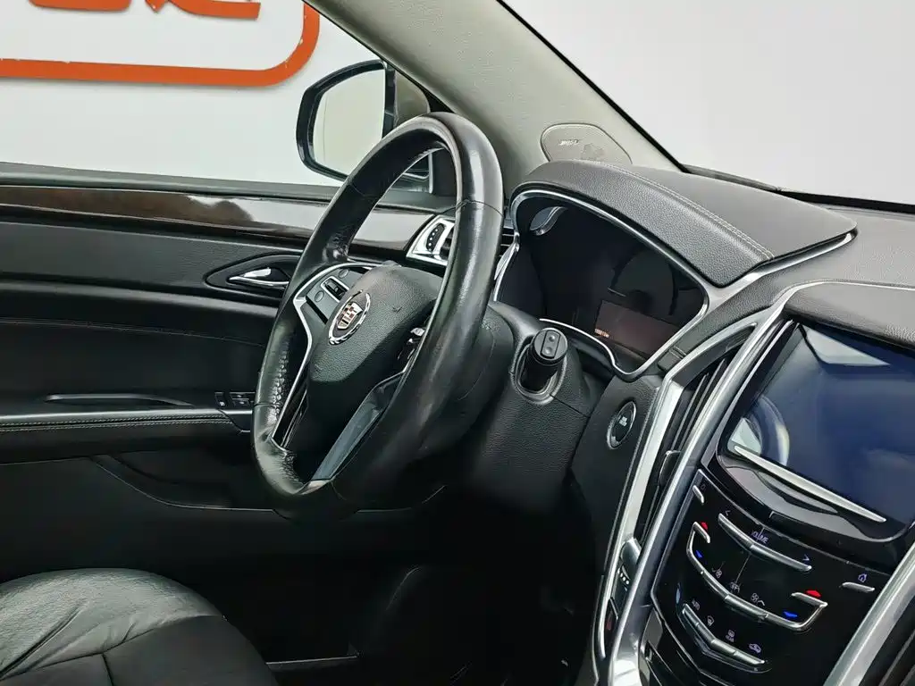 Фото 22 - Cadillac SRX