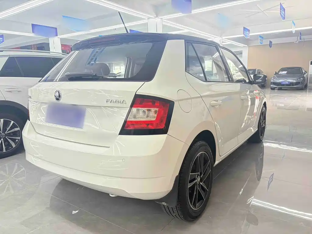 صورة 12 - Škoda Fabia