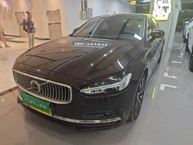  Volvo Volvo S90 2021 Model B5 Momentum Luxury Edition