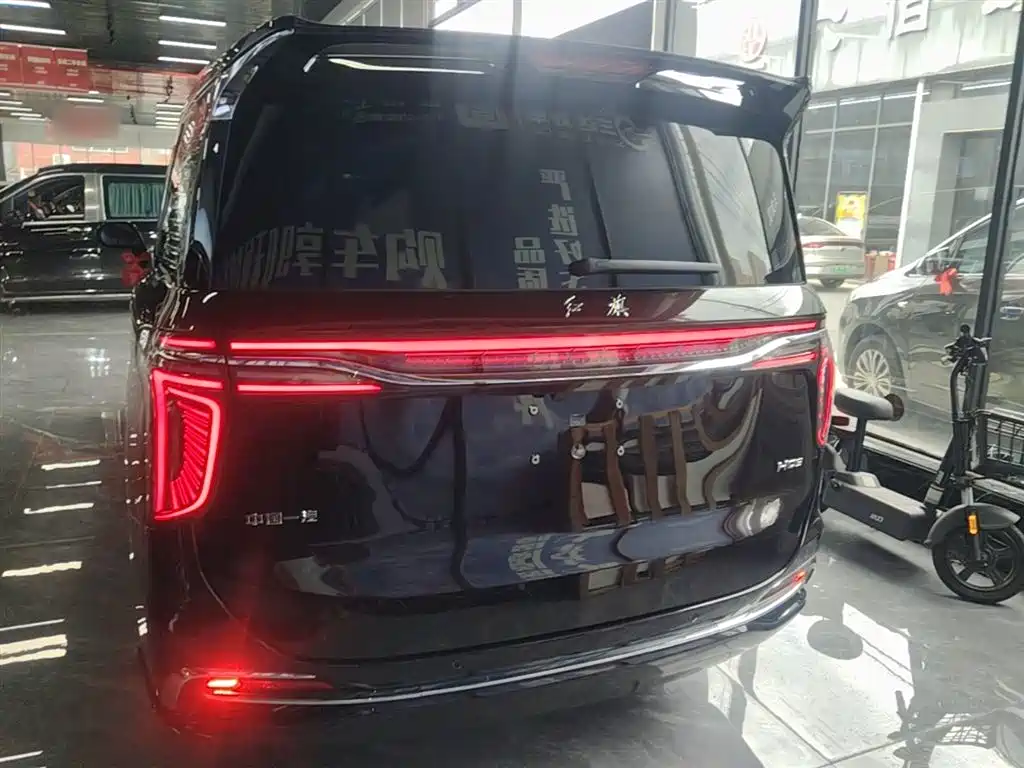 Hongqi HQ9 2023 2.0T Smart Connect Flag Enjoy Edition фото 6