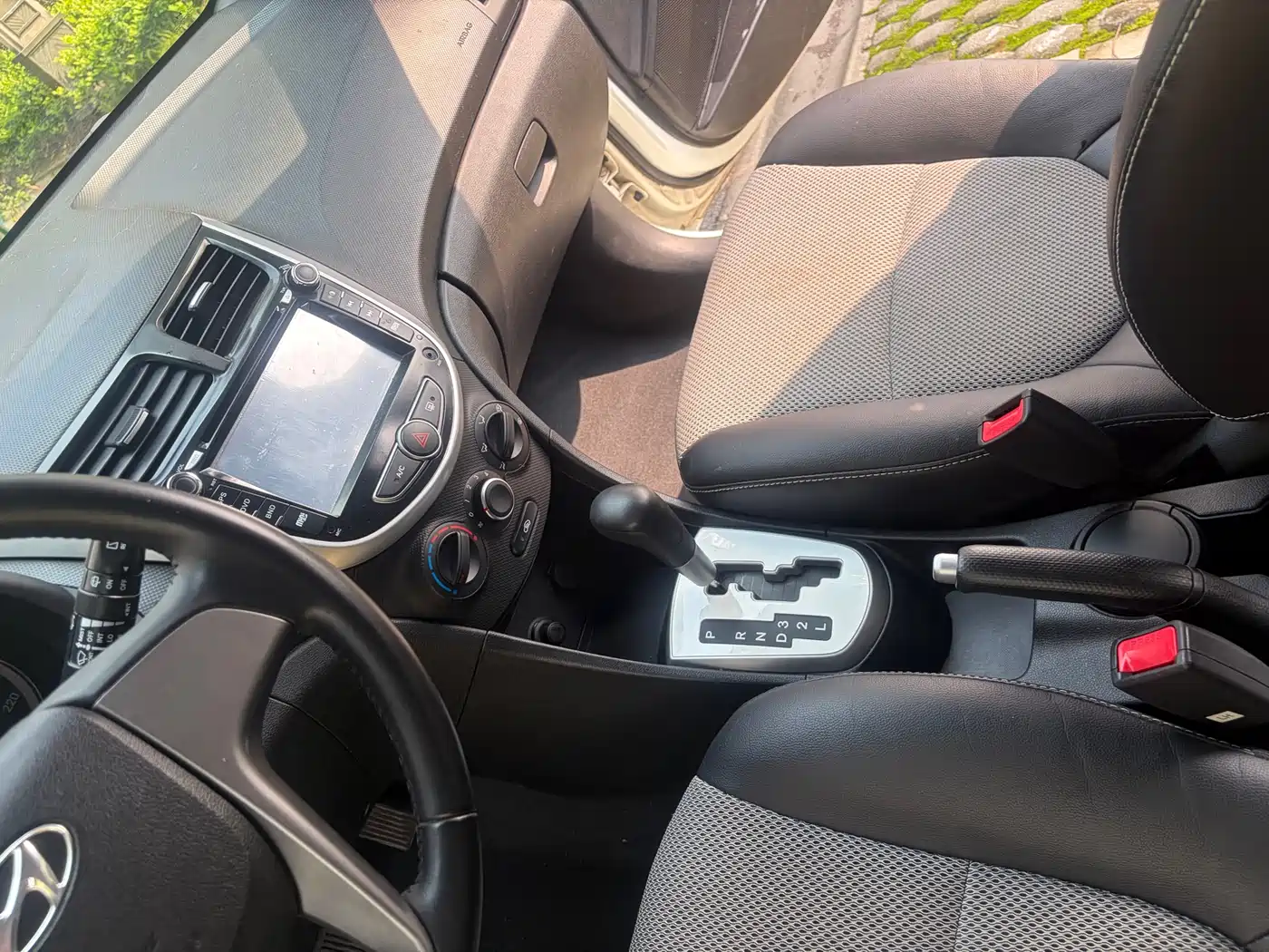 Hyundai Reina 2015 2014 Model 1.4L Automatic GLX