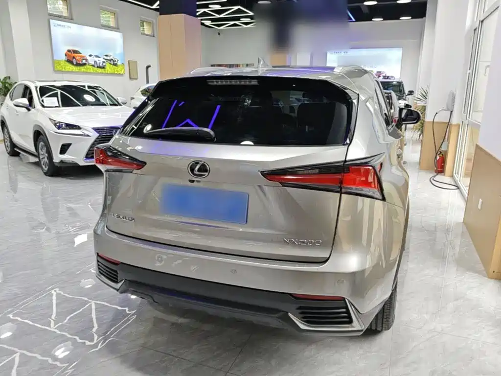 Фото 7 - Lexus NX