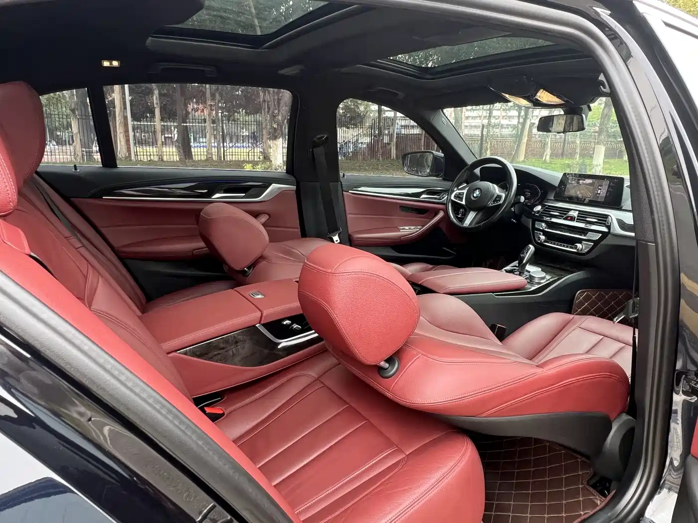 BMW 5 Series 2020 530Li Leading M Sport Package фото 13