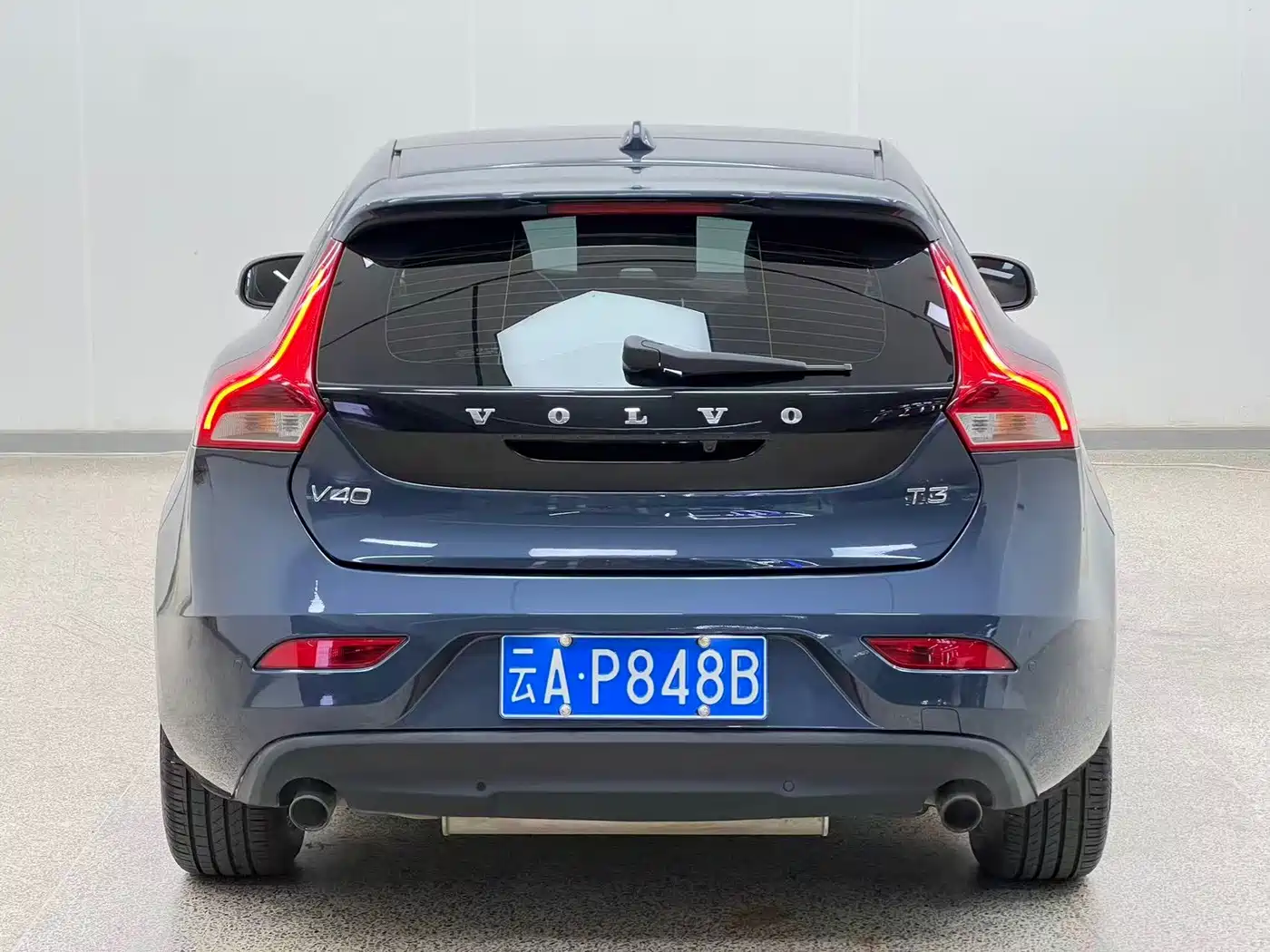 2018 Volvo V40