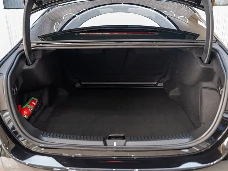 Mercedes-Benz E-Class 2025 E 300 L Luxury фото 15
