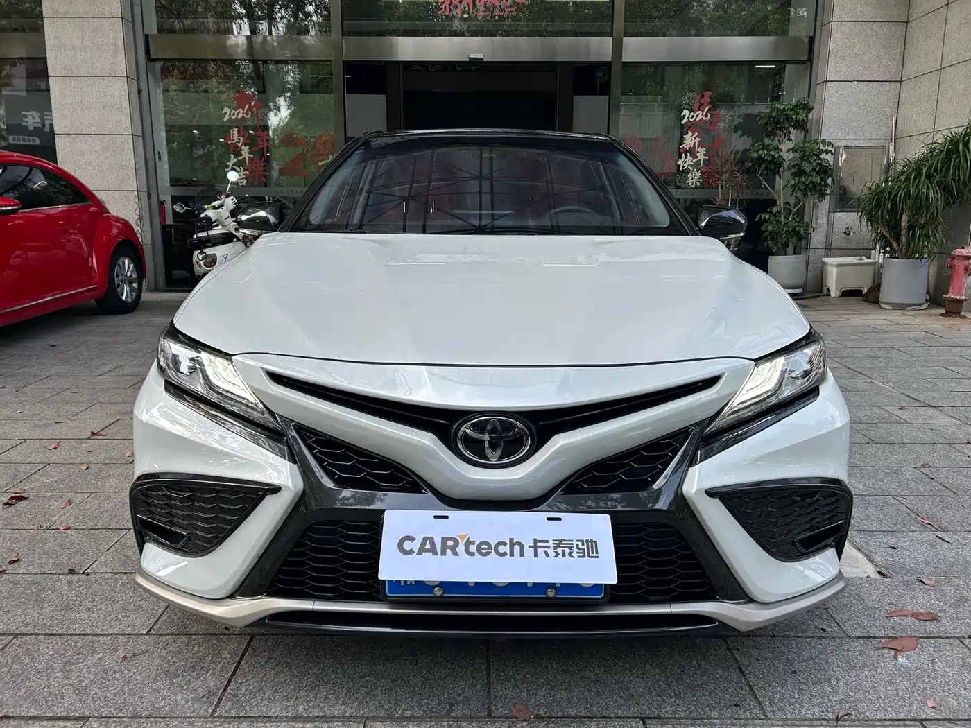 Фото 3 - Toyota Camry