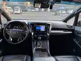 Фото 9 - Toyota Vellfire