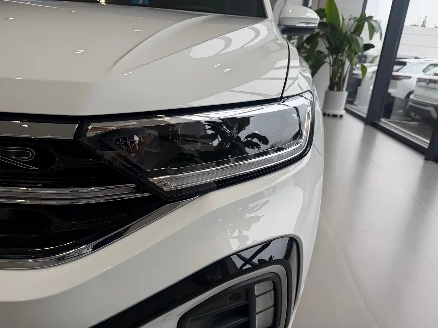 Volkswagen T-ROC 2026 300TSI DSG 2WD Morning Light Edition фото 19