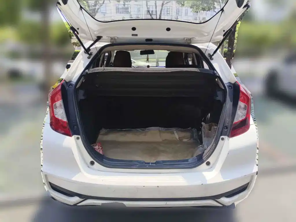 Фото 5 - Honda Fit