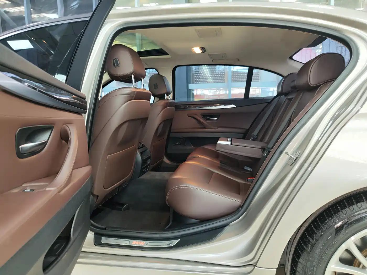 BMW 5 Series 2014 525Li Luxury Design Package фото 8