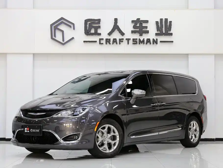Chrysler Grand Voyager (Import) 2019 2017 3.6L Premium Edition