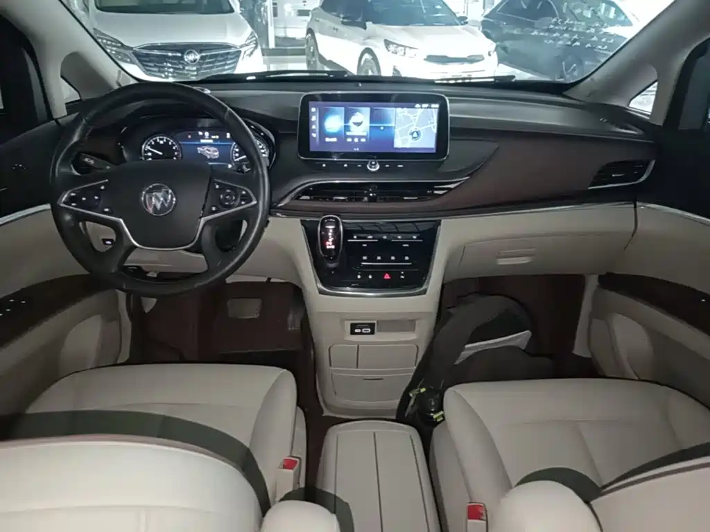 Фото 10 - Buick GL8