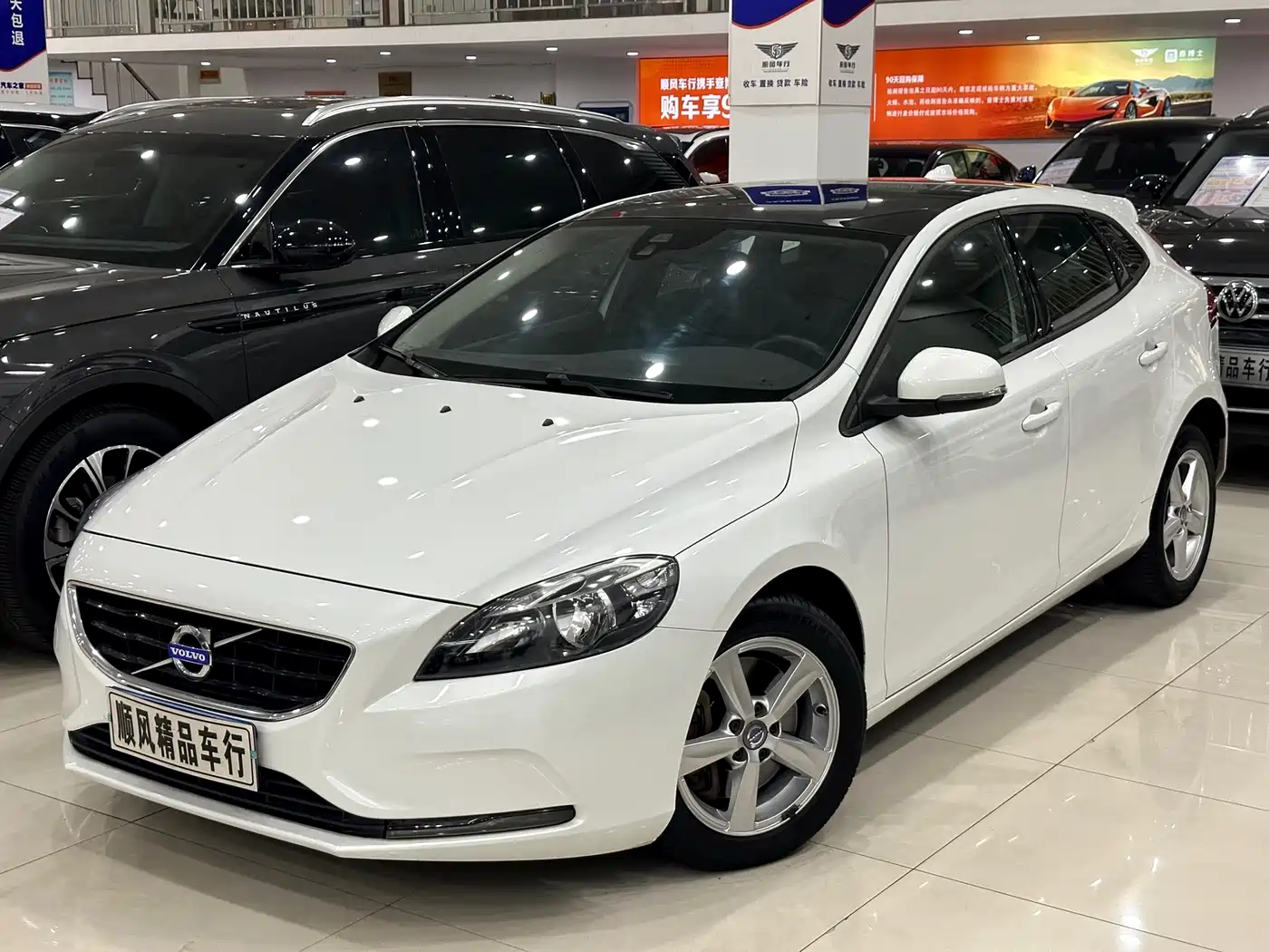 Фото 28 - Volvo V40